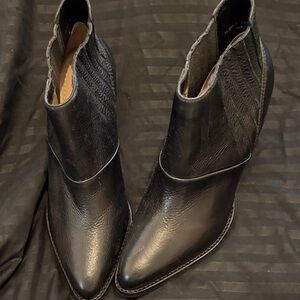 Johnston & Murphy Black Heeled Boots